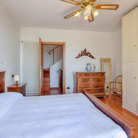 Beautiful In With Kitchen Feriehus