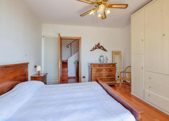 Beautiful In With Kitchen Feriehus